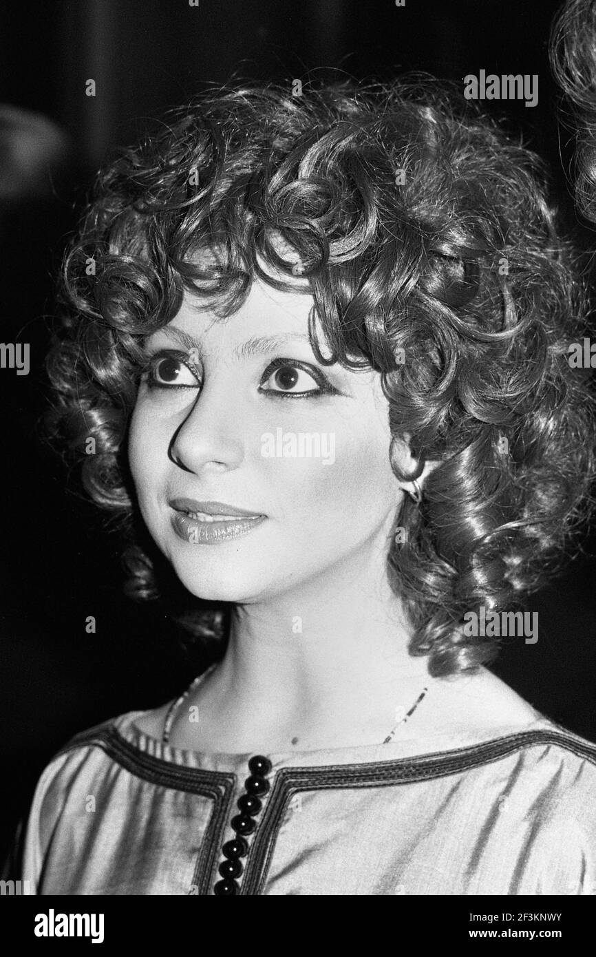 Esther OFARIM, Israel, singer, musician, portrait, portrait, vertical format, b / w recording, here at the awarding of the 'Golden Camera' Golden Camera in Berlin, January 19, 1973. Â | usage worldwide Stock Photo