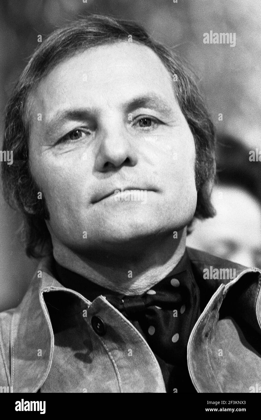 Harry VALERIEN, Germany, presenter, journalist, sports reporter, commentator, portrait, portrait, vertical format, b / w recording, here at the awarding of the 'Golden Camera' Golden Camera in Berlin, January 19, 1973. Â | usage worldwide Stock Photo