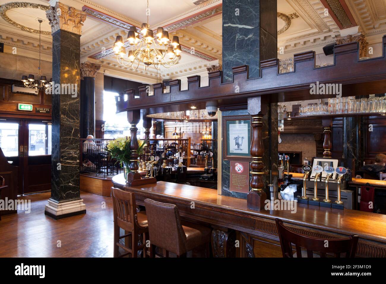 The Drum and Monkey, Vincent Street, Glasgow Stock Photo Alamy