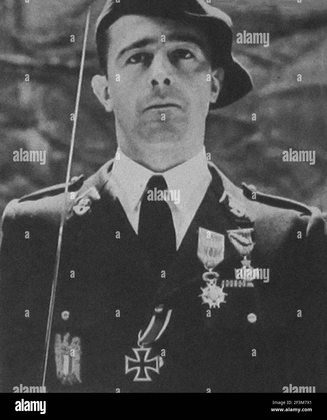 World War II period from German propaganda news. France. 1943 Captain Demessine of the L. V. F. Ayant (Légion des Volontaires Française de Tunisie / L Stock Photo