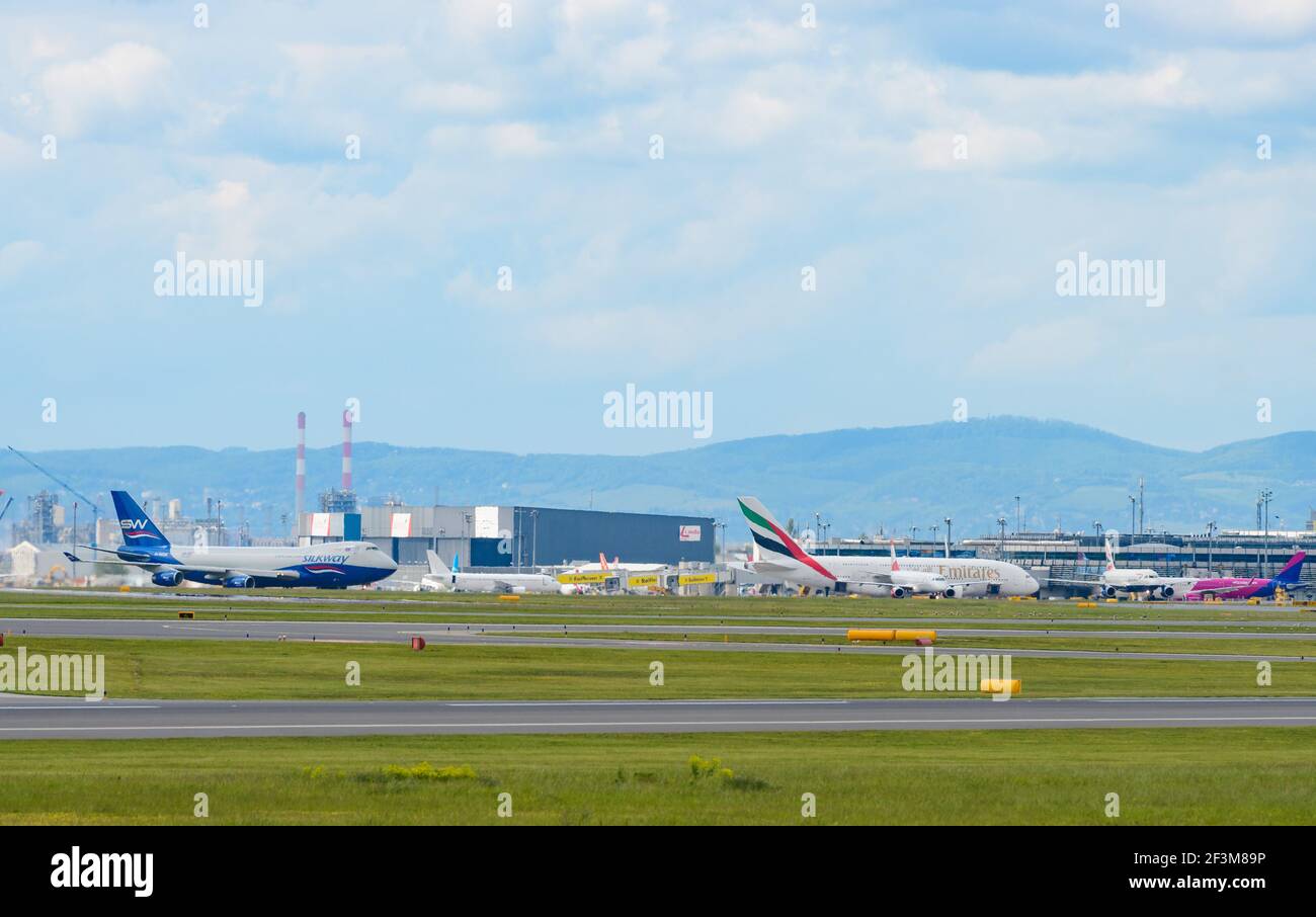 Page 9 - Vienna Schwechat Airport High Resolution Stock Photography and  Images - Alamy