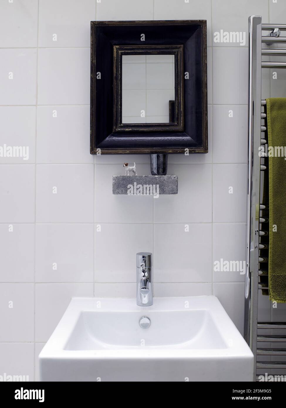 Rectangular washbasin hi-res stock photography and images - Alamy