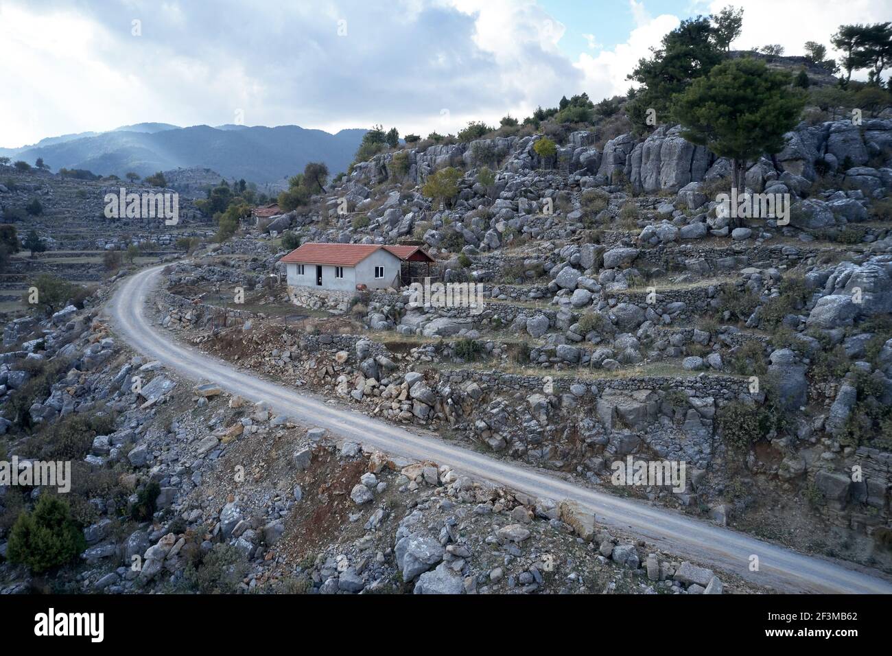 Epic mountain hi-res stock photography and images - Alamy