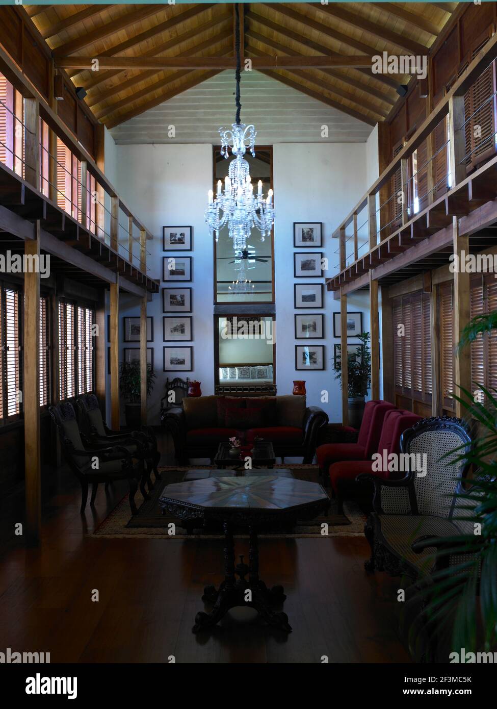 Double height living room mezzanine hi-res stock photography and images ...