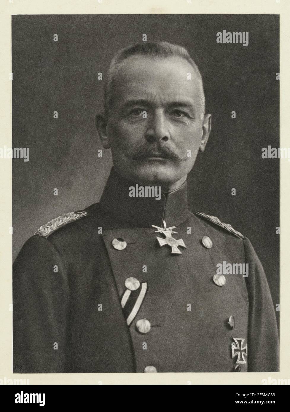 German minister of war Erich von Falkenhayn. Erich von Falkenhayn, Prussian minister of war since 1913, was to replace Moltke as chief of general staf Stock Photo