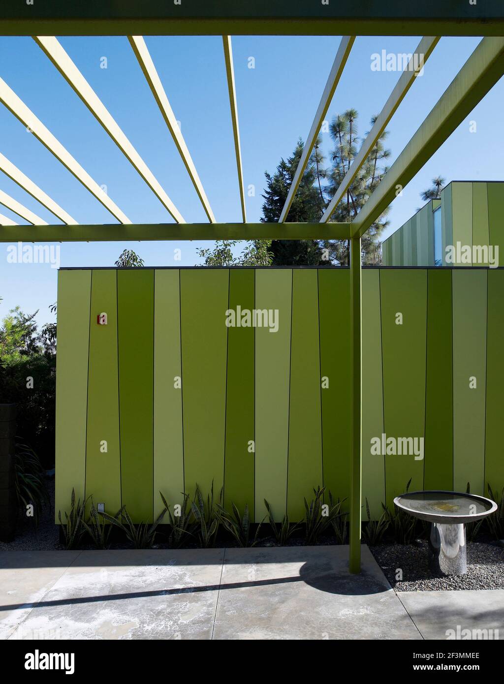 Residential garden fence hi-res stock photography and images - Alamy