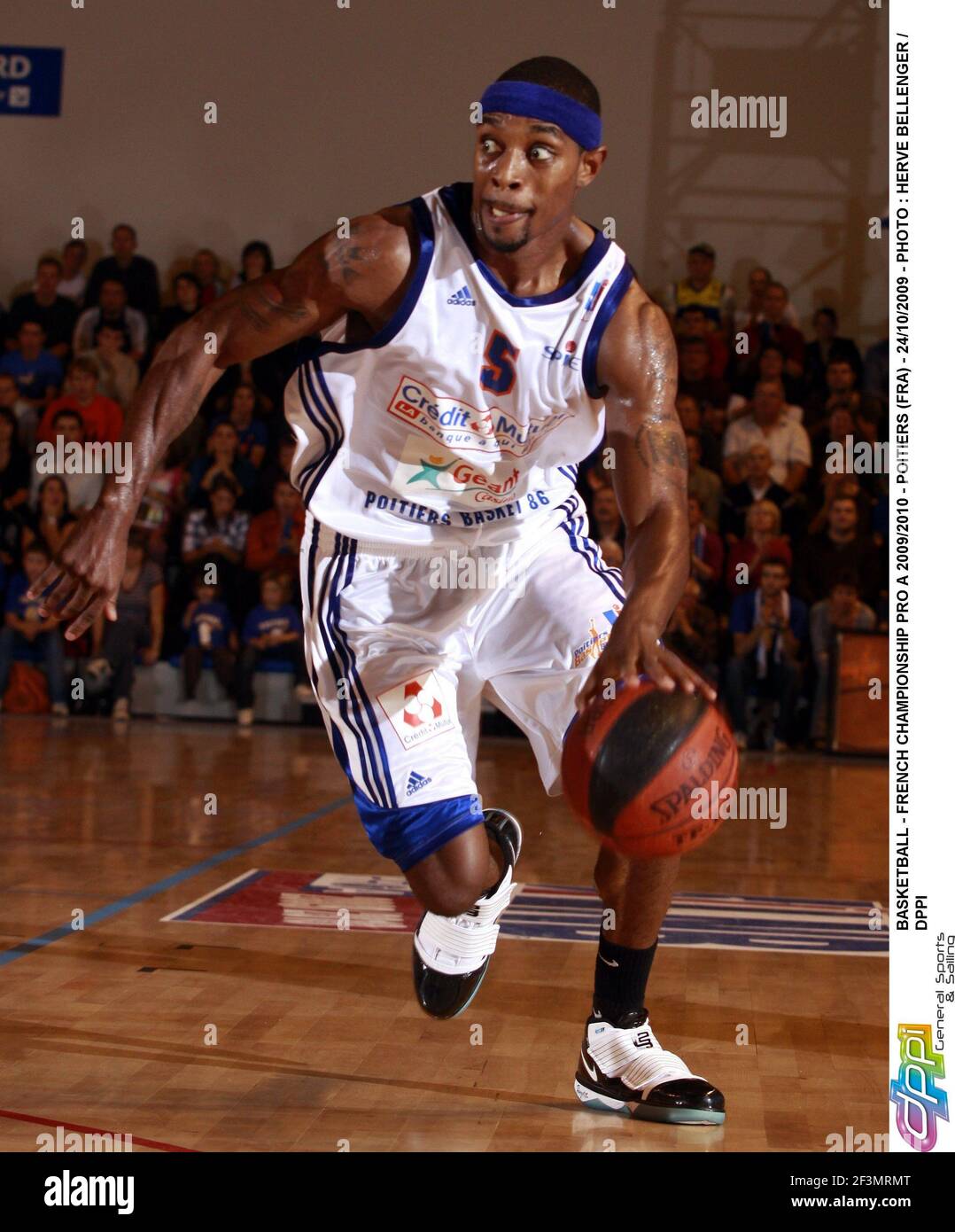 BASKETBALL - FRENCH CHAMPIONSHIP PRO A 2009/2010 - POITIERS (FRA) -  24/10/2009 - PHOTO : HERVE BELLENGER / DPPI POITIERS V TOULON - RASHEED  WRIGHT (POITIERS Stock Photo - Alamy