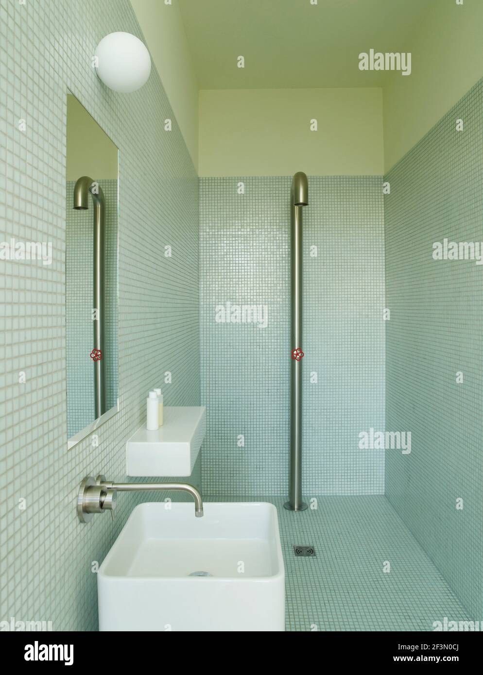Wet room hires stock photography and images Alamy
