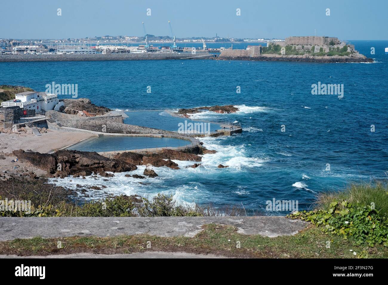 Page 5 St Peter Port Harbour In Guernsey High Resolution Stock Photography And Images Alamy