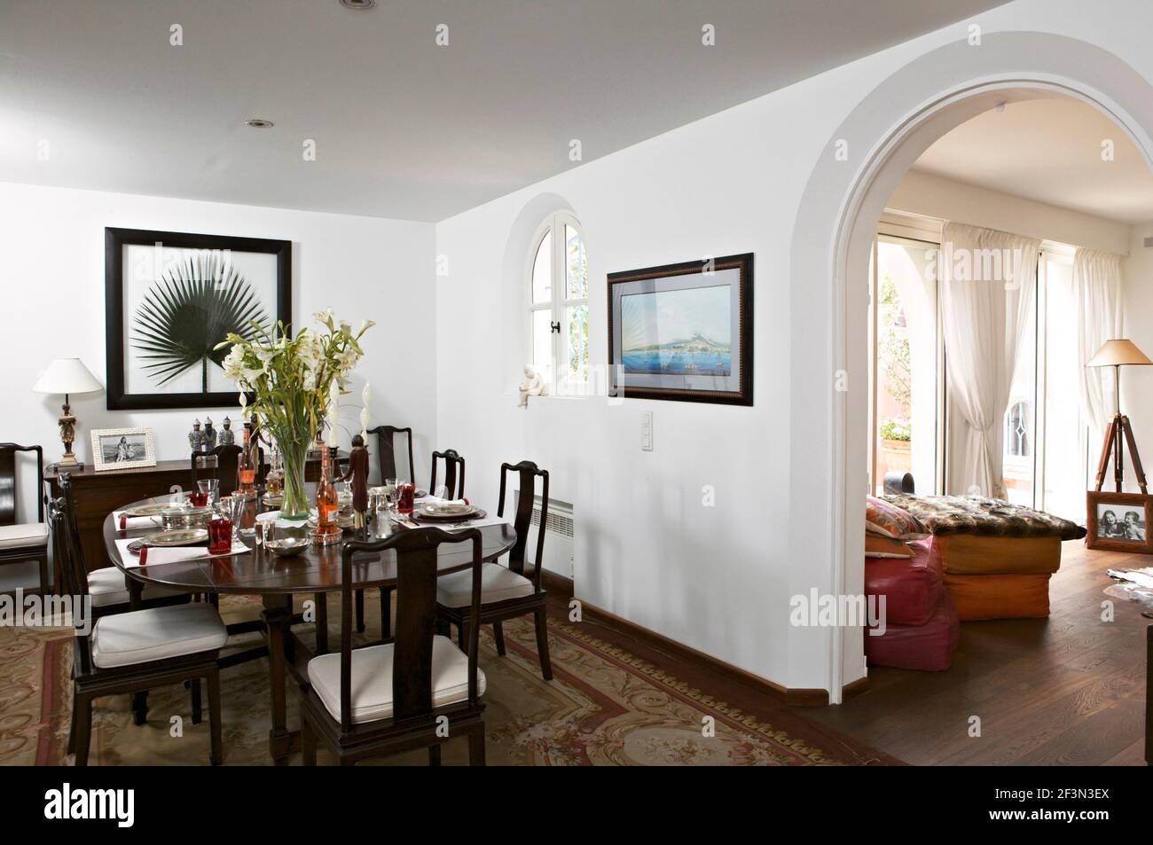 Laid table in dining hi-res stock photography and images - Alamy