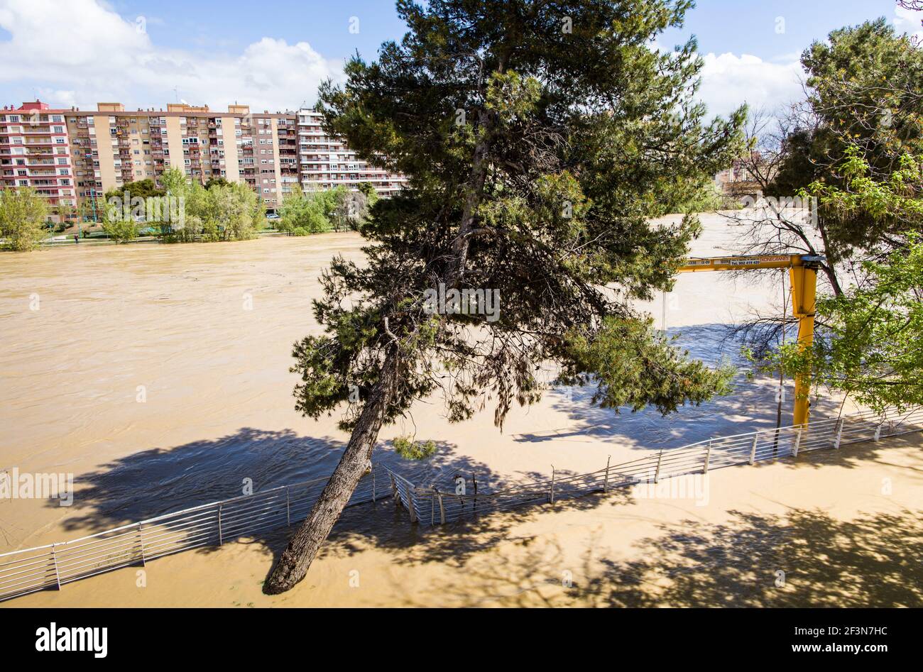 Flood waters from Ebro river in Zaragoza Spain Stock Photo Alamy