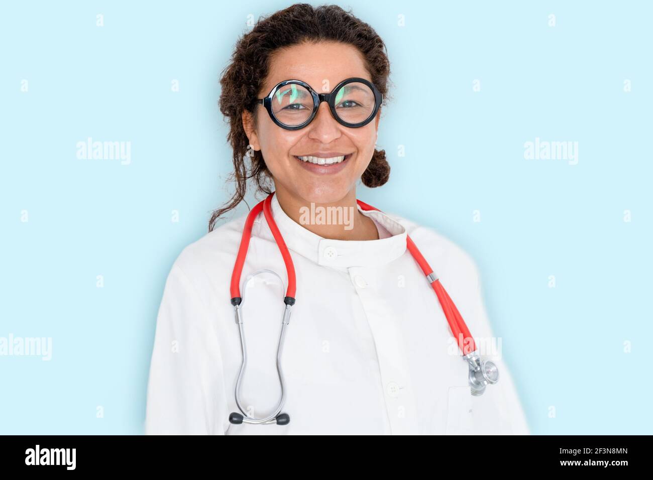 Black african woman doctor hi-res stock photography and images - Alamy