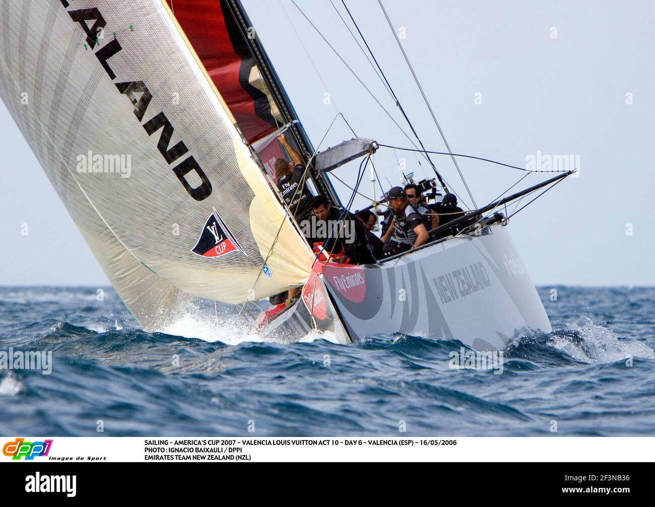 Sailing America S Cup 07 Valencia Louis Vuitton Act 10 Day 6 Valencia Esp 16 05 06 Photo Ignacio Baixauli Dppi Emirates Team New Zealand Nzl Stock Photo Alamy