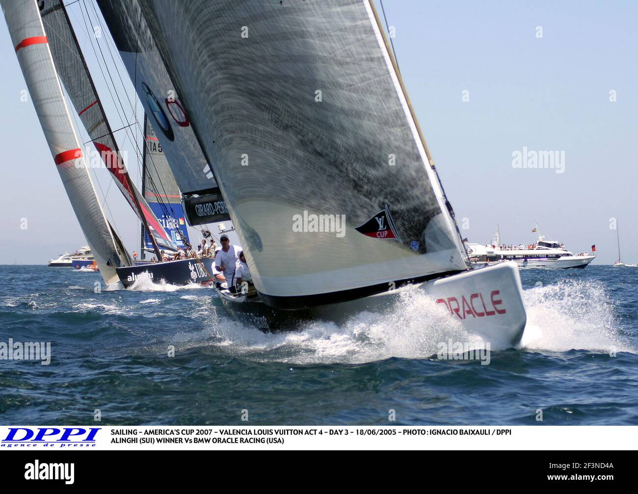 SAILING - AMERICA'S CUP 1992 - SAN DIEGO , CALIFORNIA (USA) - LOUIS VUITTON  CUP - ROUND ROBIN 3 PHOTO : FRANCO PACE / DPPI NIPPON (JAP) / SKIPPER :  CHRIS DICKSON (NZL) AT THE MARK Stock Photo - Alamy