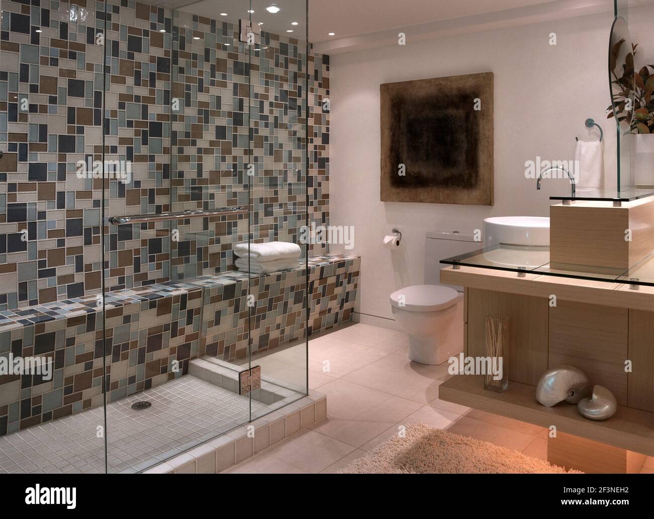 View of Modern apartment bathroom Stock Photo - Alamy