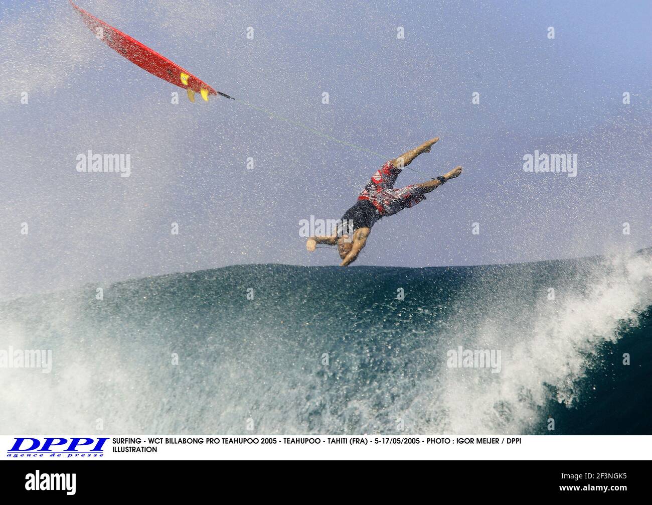 SURFING WCT BILLABONG PRO TEAHUPOO 2005 TEAHUPOO TAHITI (FRA) 5