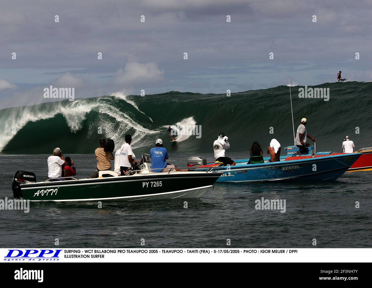 SURFING WCT BILLABONG PRO TEAHUPOO 2005 TEAHUPOO TAHITI (FRA) 5