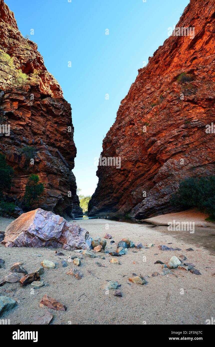 Australia, Northern Territory, Simpson Gap in McDonnell Range Stock Photo