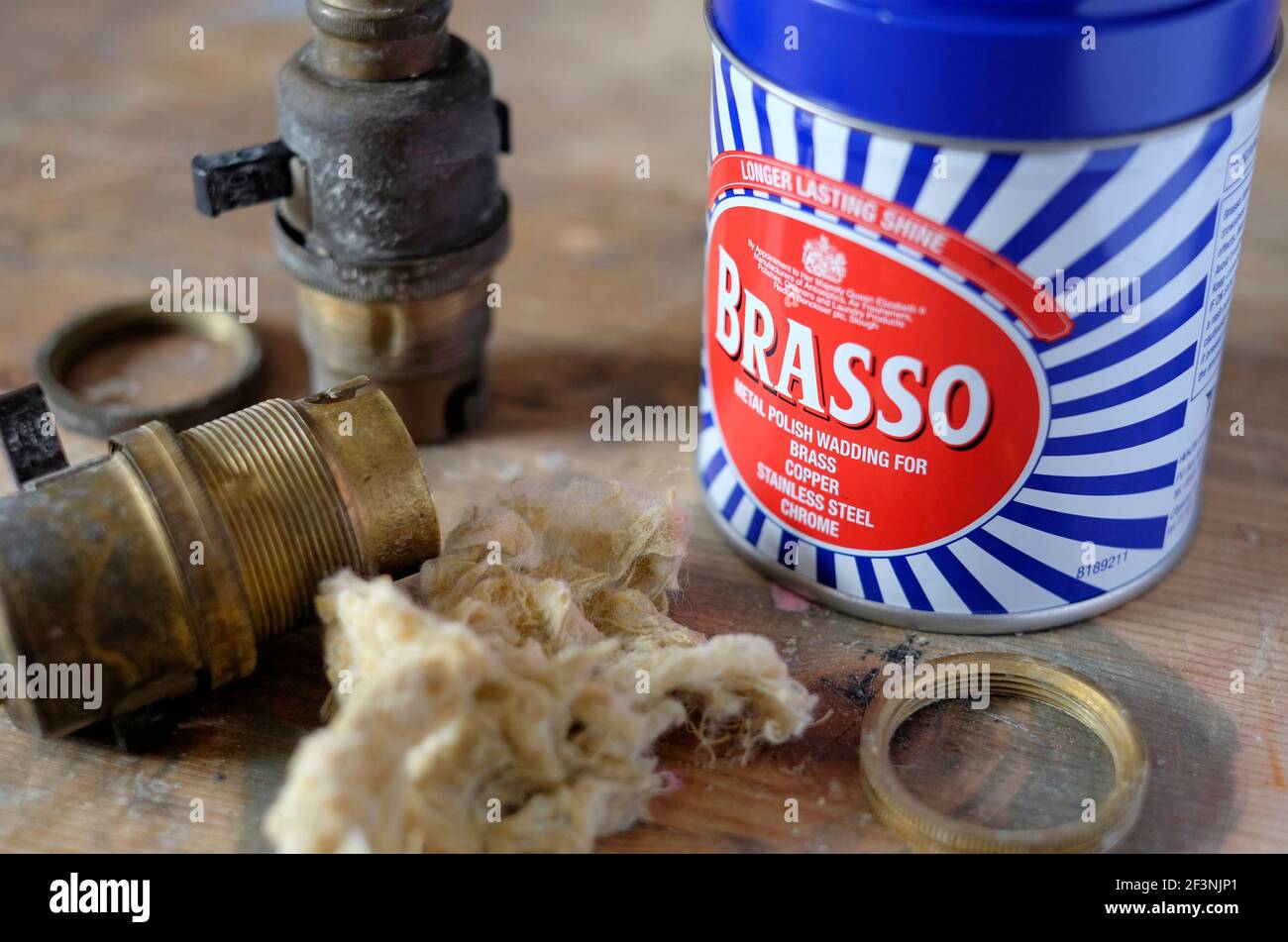 Tin of brasso hi-res stock photography and images - Alamy