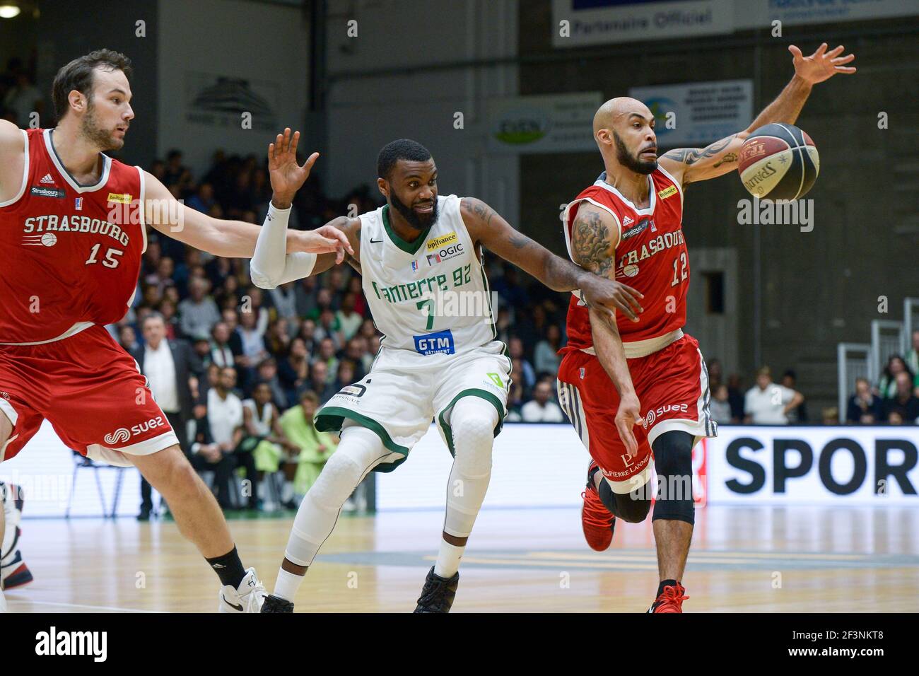 David Logan of SIG Strasbourg and Jamal Shuler of Nanterre 92 during the  French Championship Pro A Basketball match between Nanterre 92 and SIG  Strasbourg on October 30, 2017 at Palais des