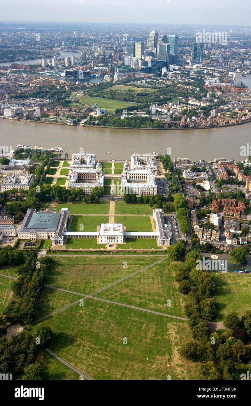 OLD ROYAL NAVAL COLLEGE, Greenwich, London. An aerial view from above Greenwich Park looking towards the Queen's House, the National Maritime Museum a Stock Photo