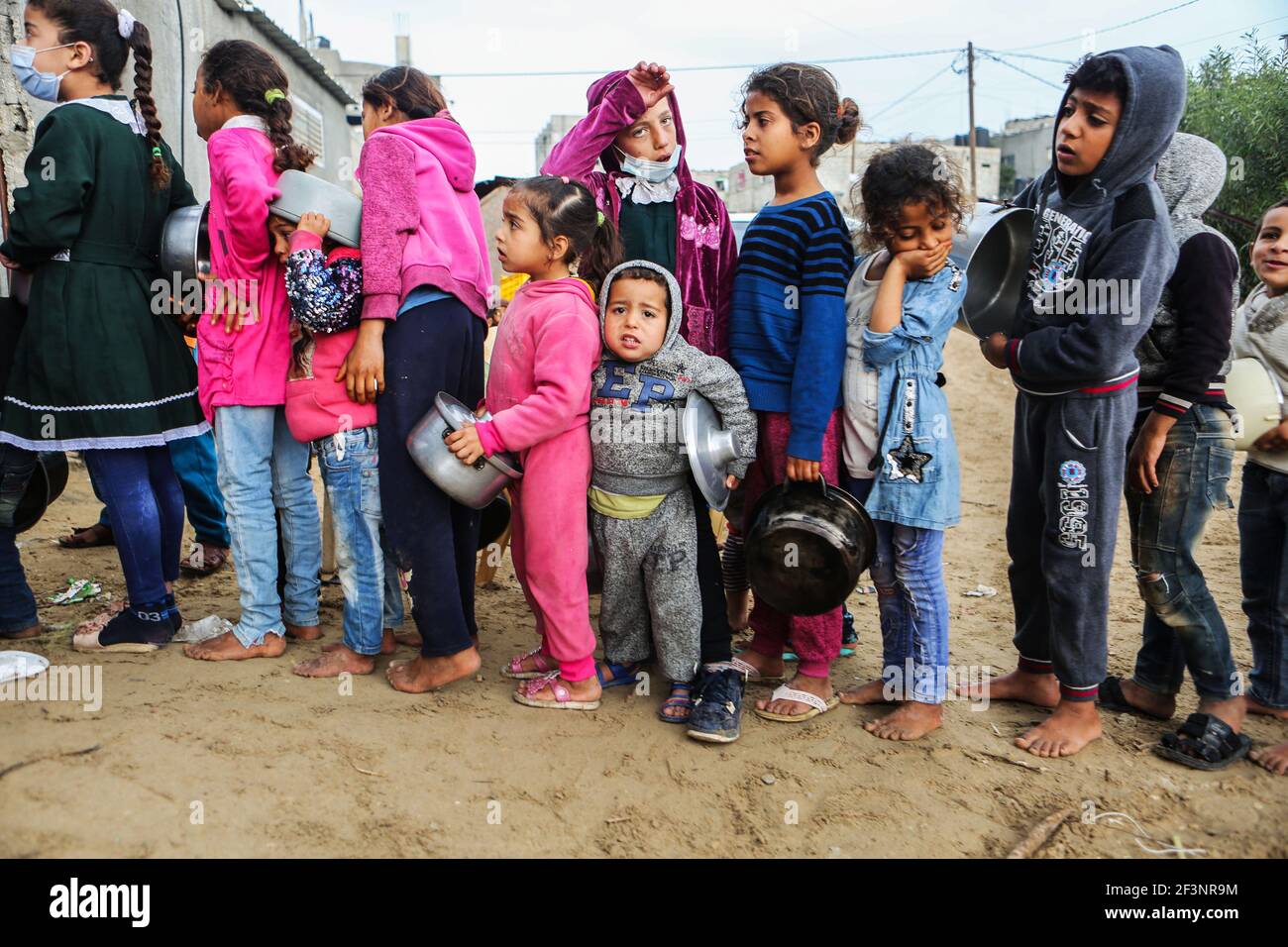 Food aid distribution for needy families in Gaza Stock Photo Alamy