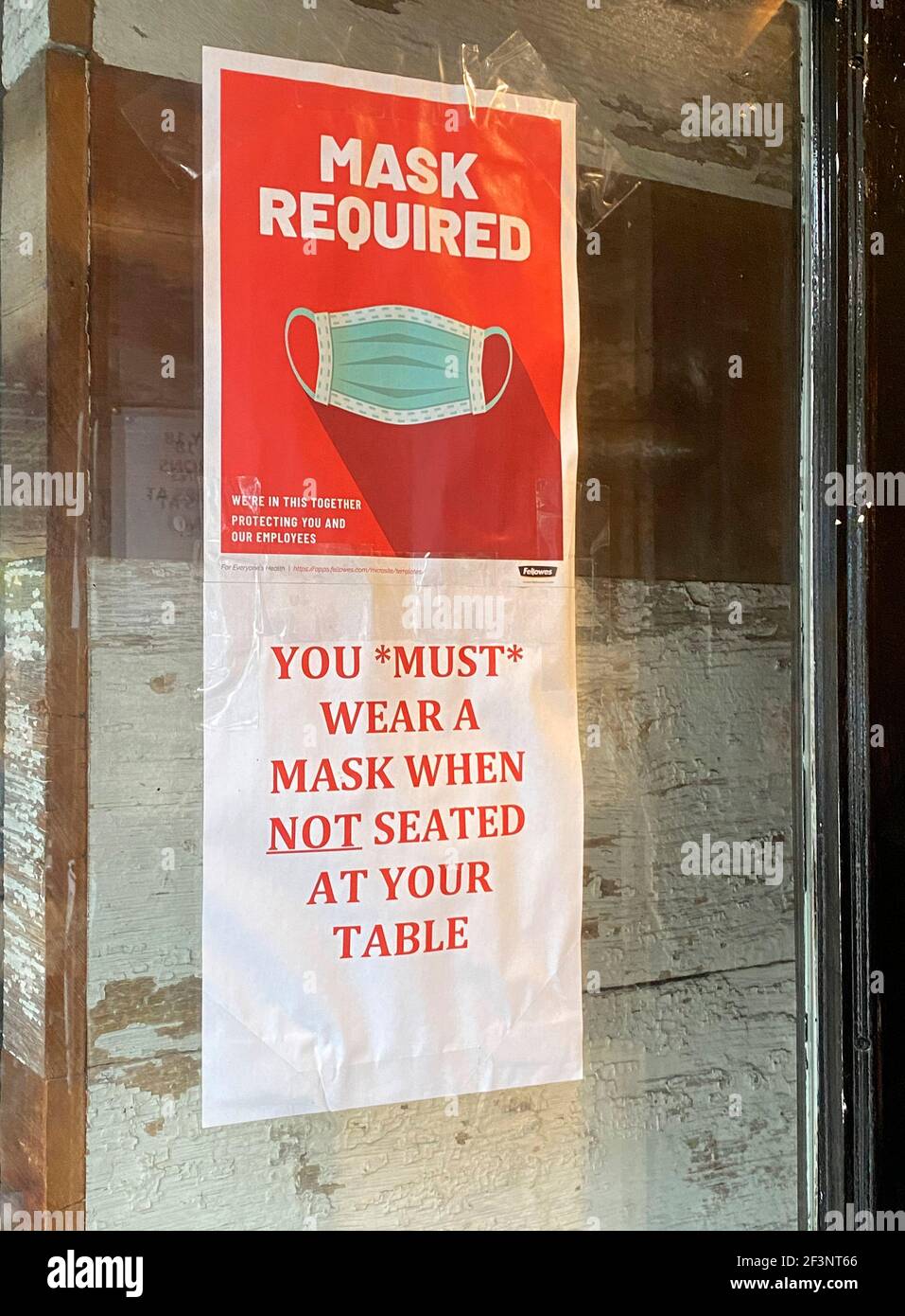 Mask Required sign posted on Restaurant window, Queens, NY Stock Photo Alamy