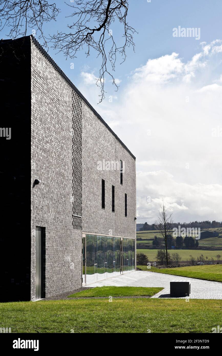 Battle of Bannockburn Visitors Centre, Stirling. A modern granite block building at the site of