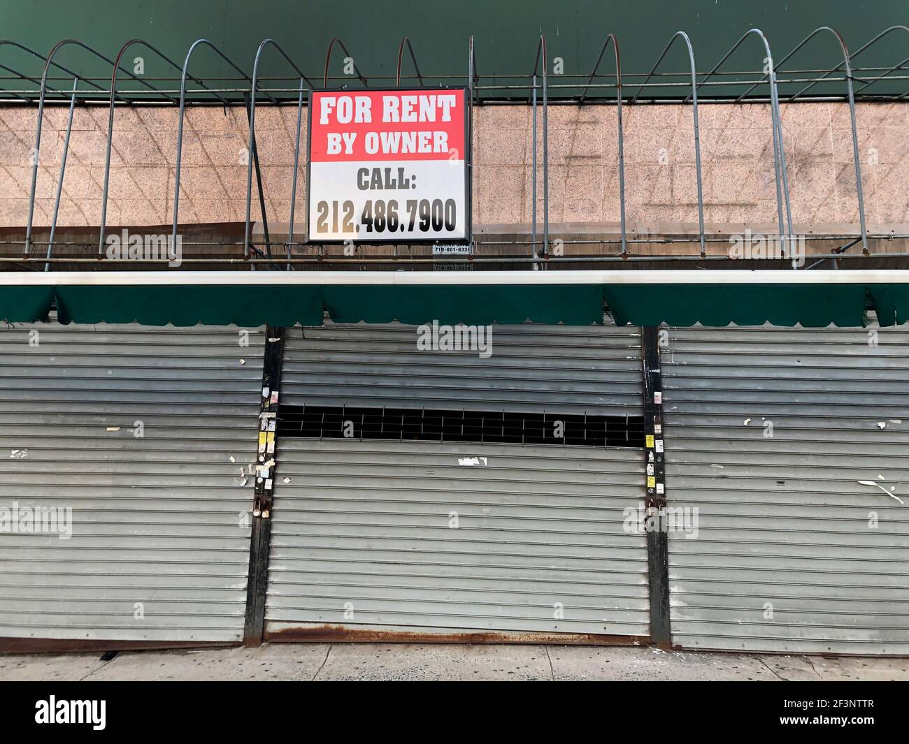 Storefront awning hires stock photography and images Alamy