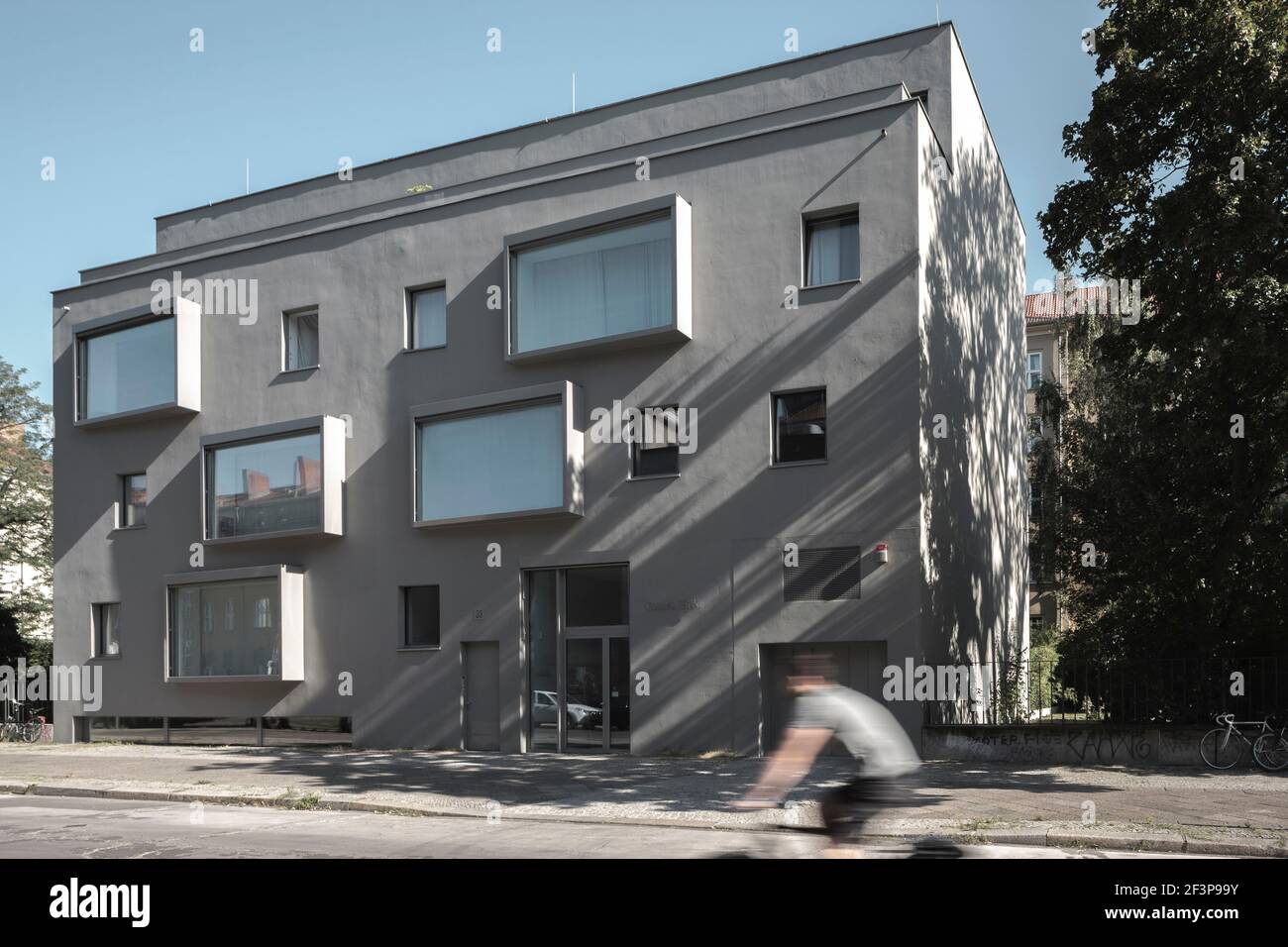Passivhaus apartment building with gallery space, Berlin Stock Photo ... - Passivhaus Apartment Buildings