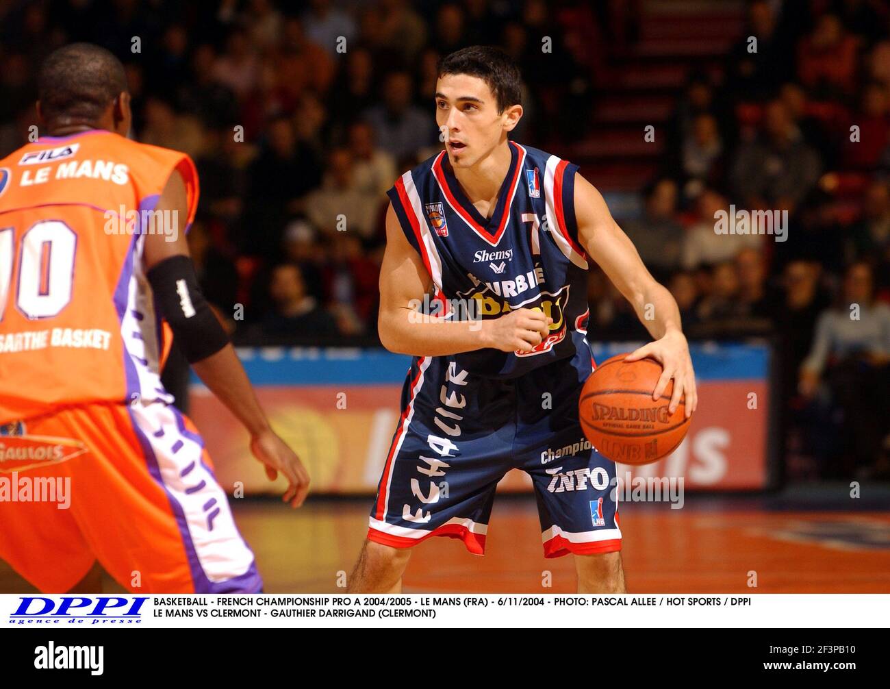 BASKETBALL - FRENCH CHAMPIONSHIP PRO A 2004/2005 - LE MANS (FRA) -  6/11/2004 - PHOTO: PASCAL ALLEE / HOT SPORTS / DPPI LE MANS VS CLERMONT -  GAUTHIER DARRIGAND (CLERMONT Stock Photo - Alamy