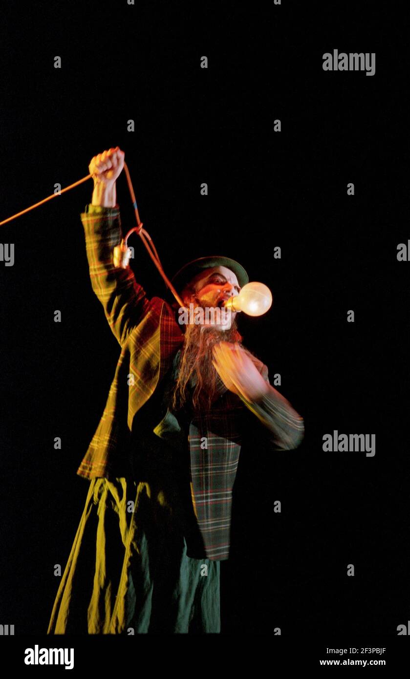 John Tomlinson (Wotan / The Wanderer) in SIEGFRIED by Wagner at the The Royal Opera, Covent Garden, London WC2  27/03/1995 conductor: Bernard Haitink  design: Nigel Lowery  lighting: Pat Collins  movement: Matthew Hamilton  director: Richard Jones Stock Photo