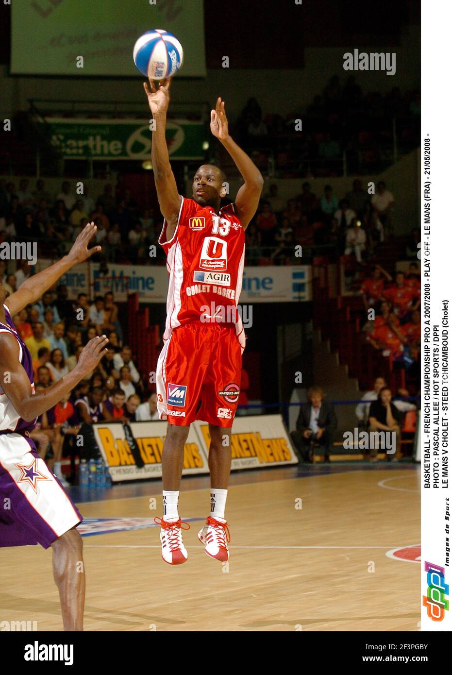 BASKETBALL - FRENCH CHAMPIONSHIP PRO A 2007/2008 - PLAY OFF - LE MANS (FRA)  - 21/05/2008 - PHOTO : PASCAL ALLEE / HOT SPORTS / DPPI LE MANS V CHOLET -  STEED TCHICAMBOUD (Cholet Stock Photo - Alamy