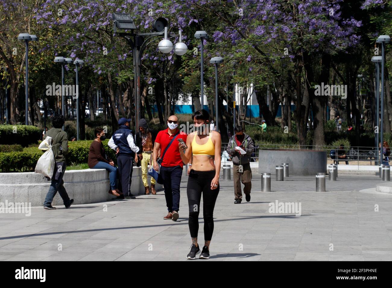 Non Exclusive: MEXICO CITY, MEXICO MARCH 17: A woman takes a selfie ...