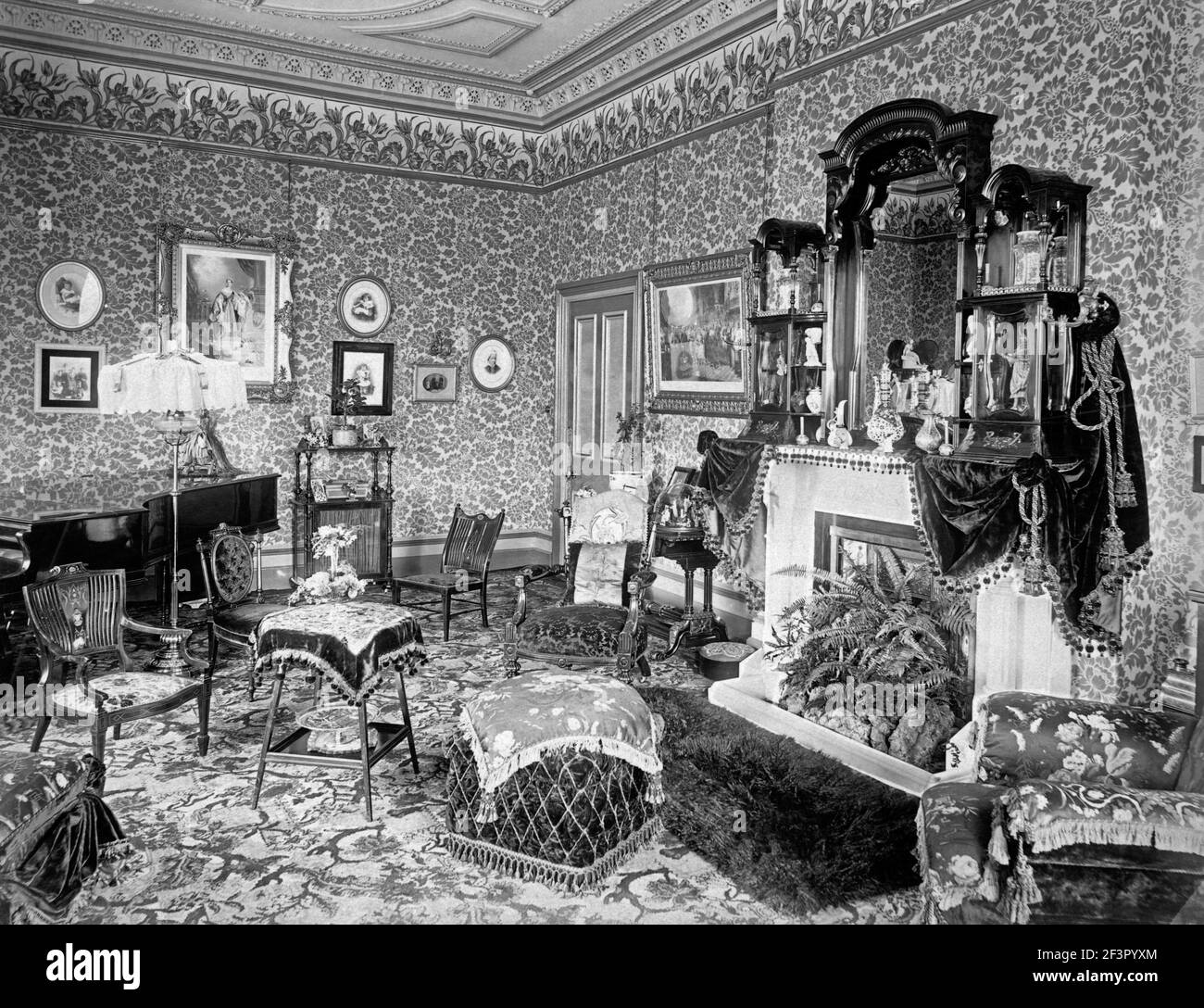 masterpiece reform Coalescence Victorian house interior Black and White Stock Photos & Images - Alamy