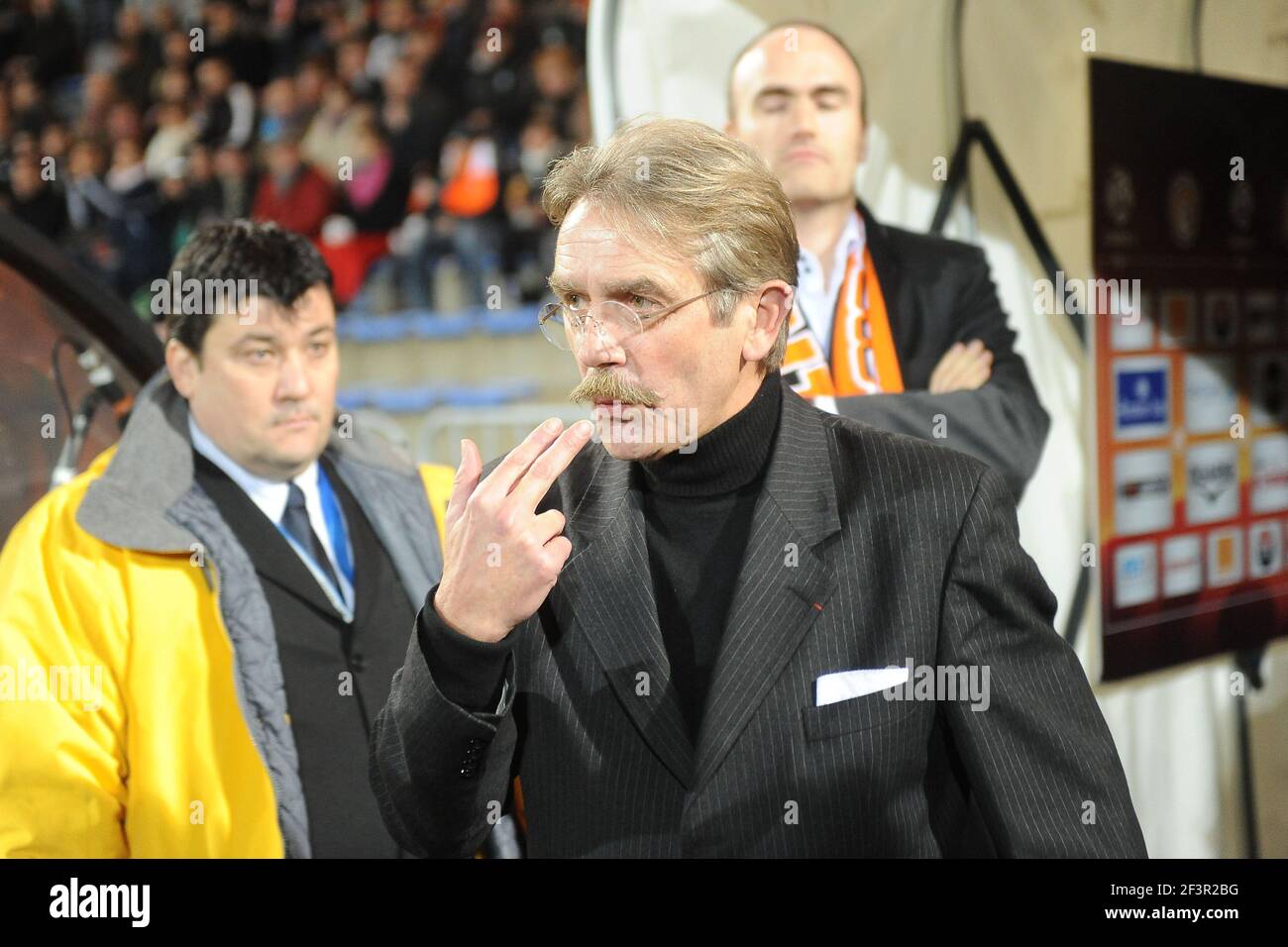 FOOTBALL - FRENCH CHAMPIONSHIP 2009/2010 - L1 - FC LORIENT v OLYMPIQUE LYONNAIS - 20/01/2010 - PHOTO PASCAL ALLEE / DPPI - FREDERIC THIRIEZ (LFP PRESIDENT) Stock Photo