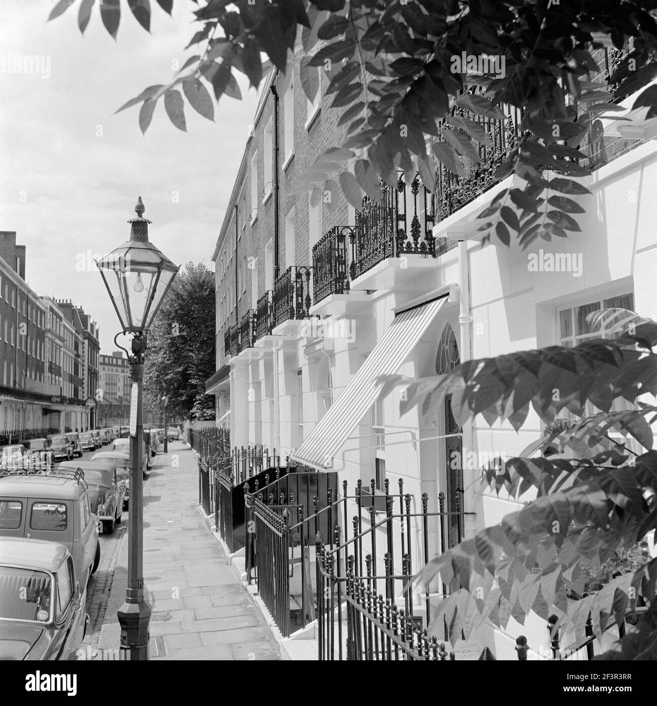 London town houses in Black and White Stock Photos & Images - Alamy