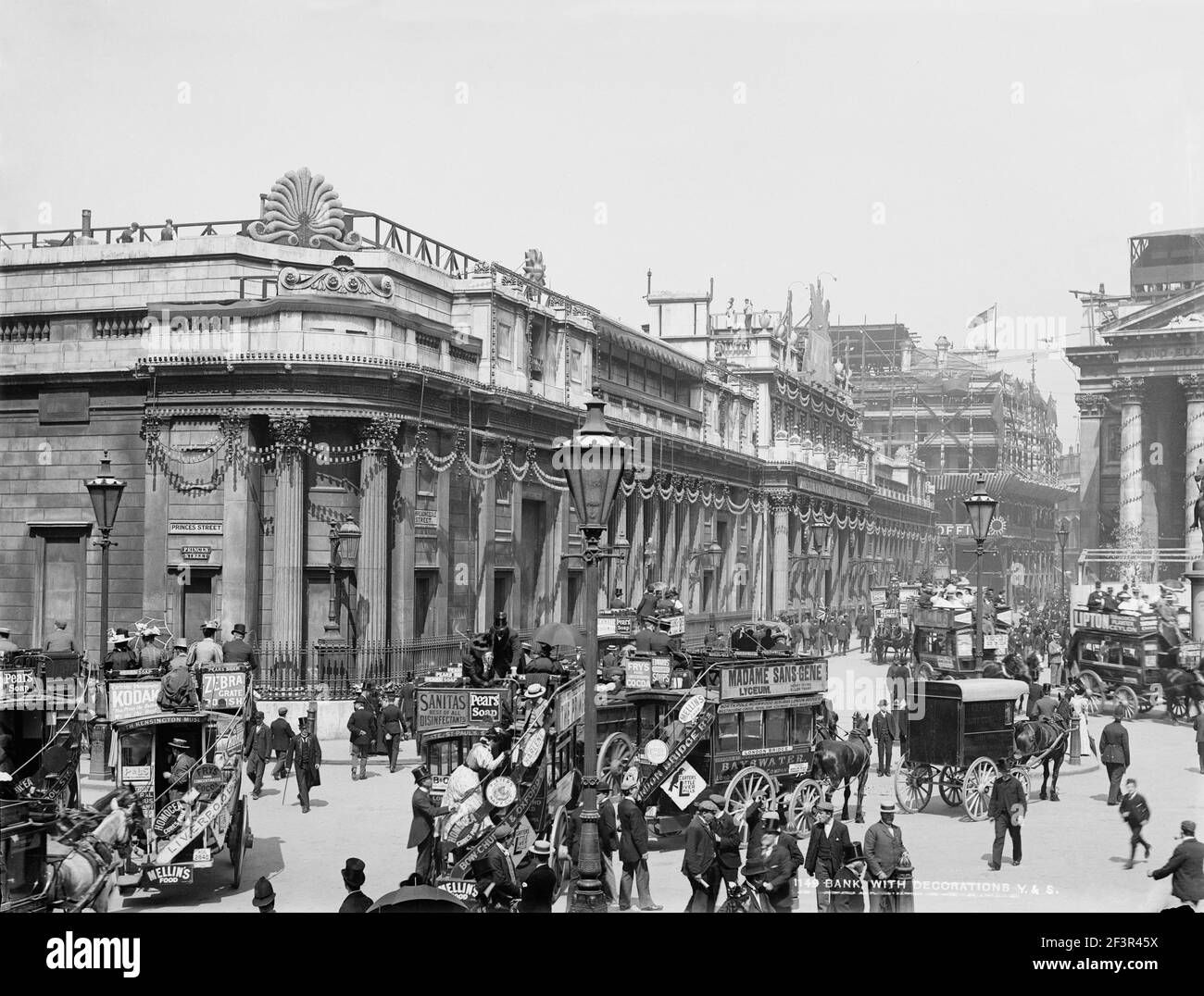 BANK OF ENGLAND, Threadneedle Street, City of London. A view of the ...