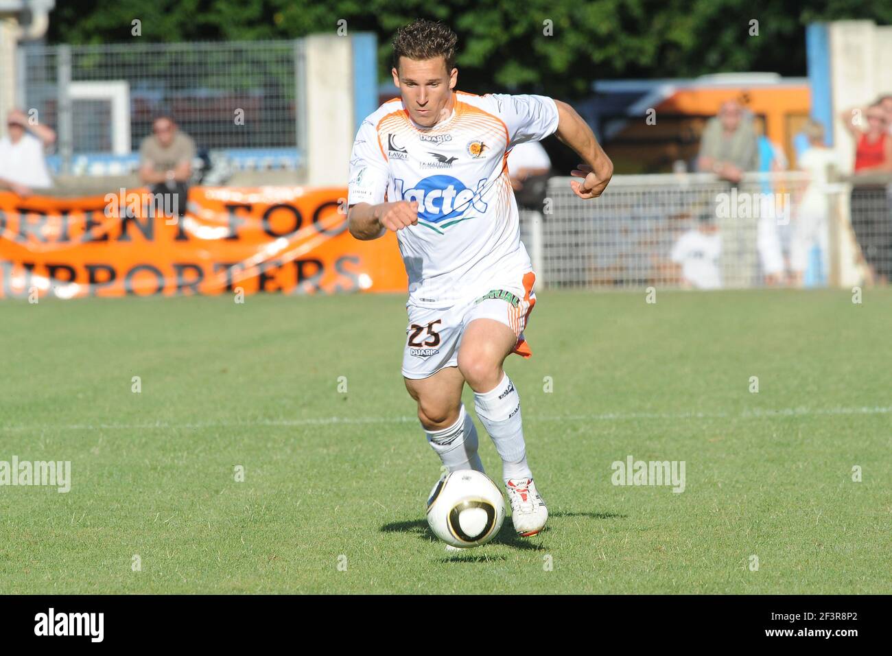 FOOTBALL - FRIENDLY GAMES 2010/2011 - FC LORIENT v STADE LAVALLOIS - 10/07/2010 - PHOTO PASCAL ALLEE / DPPI - VINCENT CREHIN (LAV) Stock Photo