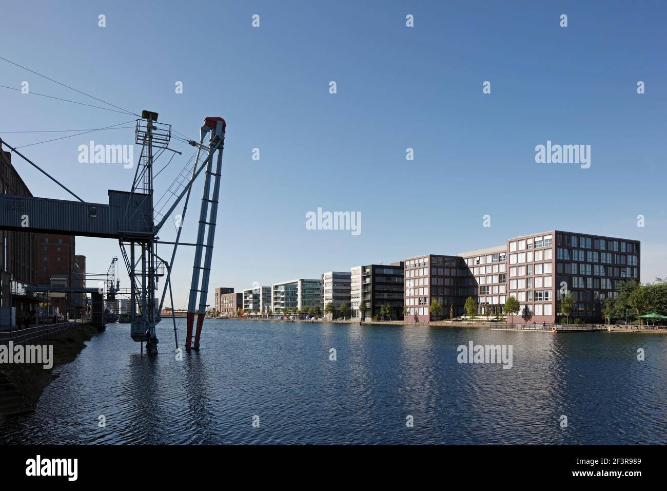 Blick von S¸den auf die Nordseite, Kran vor der K¸ppersm¸hle, Duisburg, Innenhafen Stock Photo