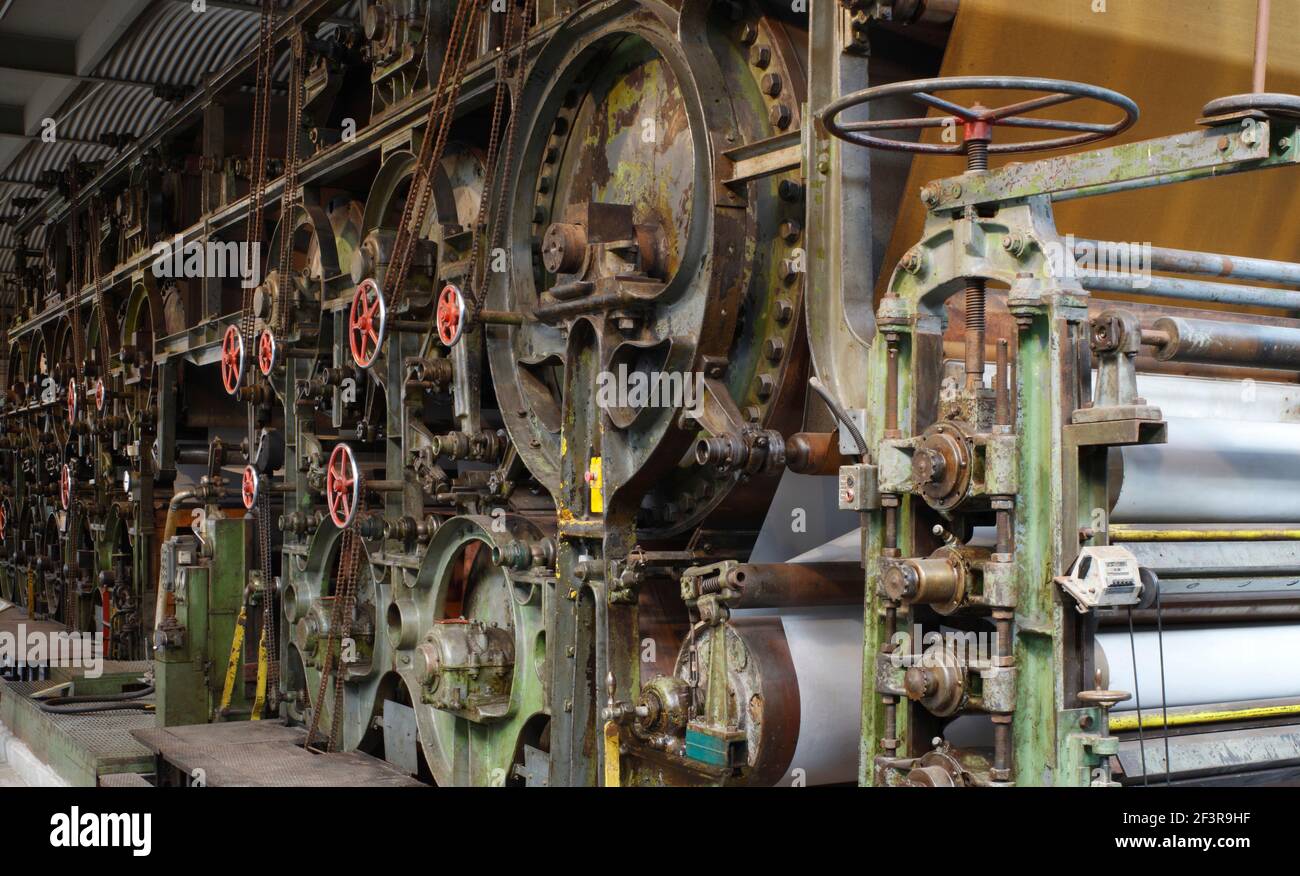 Papiermaschine PM4 aus dem Jahre 1889 mit vierzig Metern L‰nge und f¸nf Metern Hˆhe. , Bergisch-Gladbach, Papierfabrik Alte Dombach, LVR-Industriemuse Stock Photo