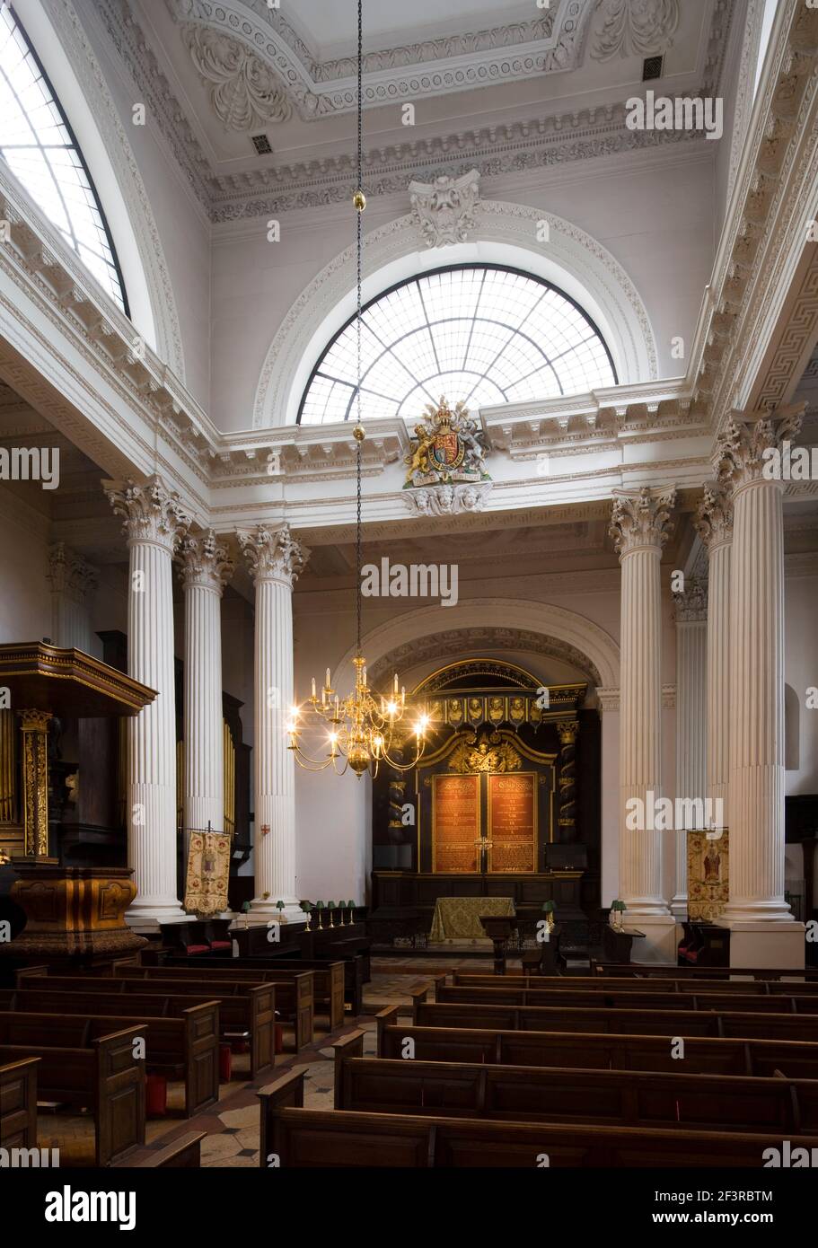 View of altar of St Mary Woolnoth, by Nicholas Hawksmoor, 1711-1716, London Stock Photo