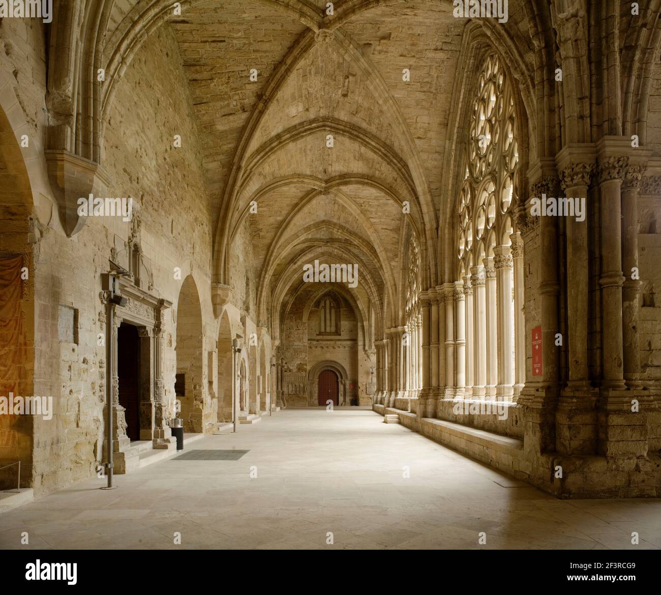 Claustro, su construcciÛn fue iniciada a finales del siglo XIII por el maestro de obras Guillem d'Enill, Kreuzgang, Lleida, Kathedrale Vieja, Seu Vell Stock Photo