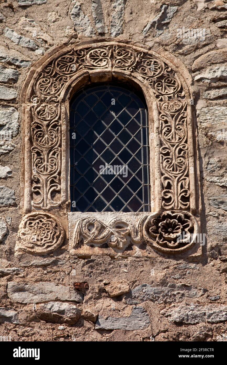 Abadia de Santa Maria d'Arles, Sainte-Marie-de-Vallespir, L'esglÈsia de Santa Maria es va tornar a consagrar el 1157, claustre S XIII, Fenster, Arles- Stock Photo