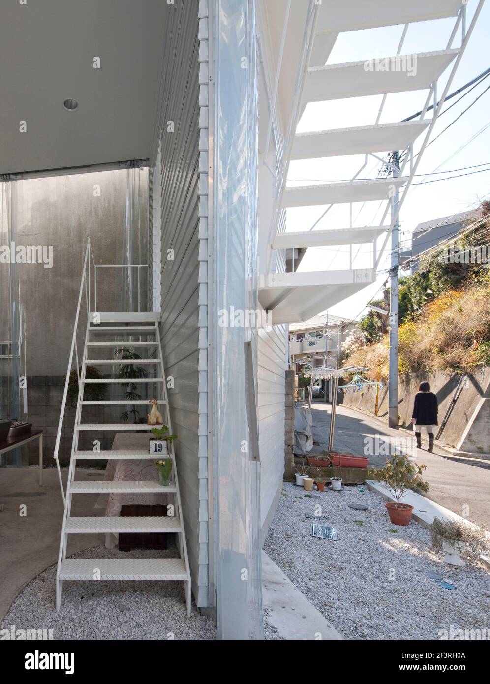 YOKOHAMA APARTMENT, Apartment house, View of the staircase along the