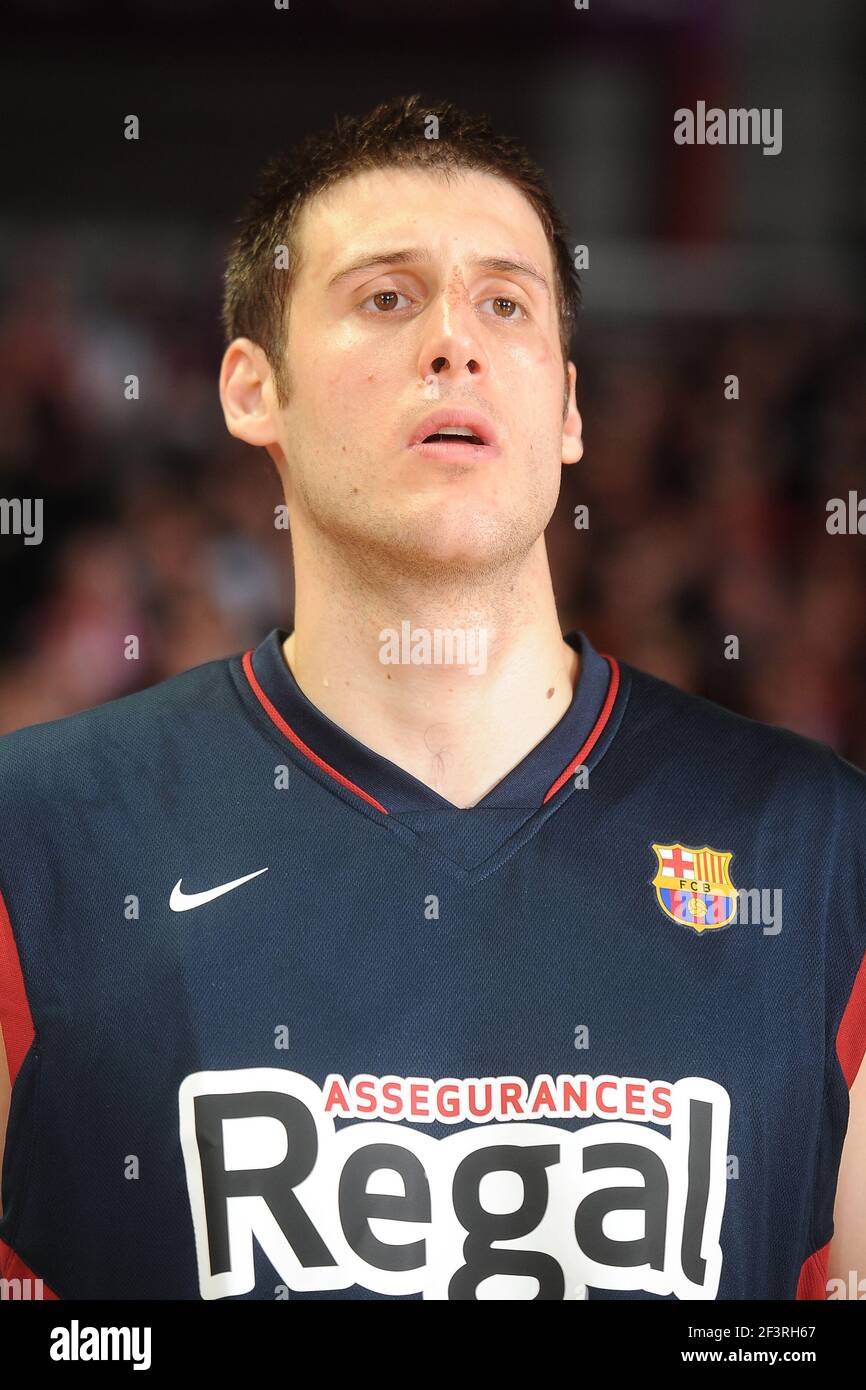 BASKETBALL - EUROLEAGUE 2010/2011 - CHOLET (FRA) - 27/10/2010 - PHOTO :  PASCAL ALLEE / HOT SPORTS / DPPI - CHOLET BASKET V FC BARCELONA - 13 Kosta  PEROVIC / FC BARCELONE Stock Photo - Alamy