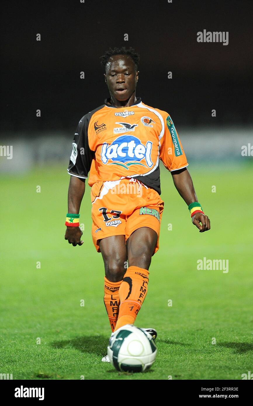 FOOTBALL - FRENCH CHAMPIONSHIP 2010/2011 - L2 - STADE LAVALLOIS v EVIAN TG - 09/05/2011 - PHOTO PASCAL ALLEE / DPPI - FREDERIC MENDY (LAV) Stock Photo