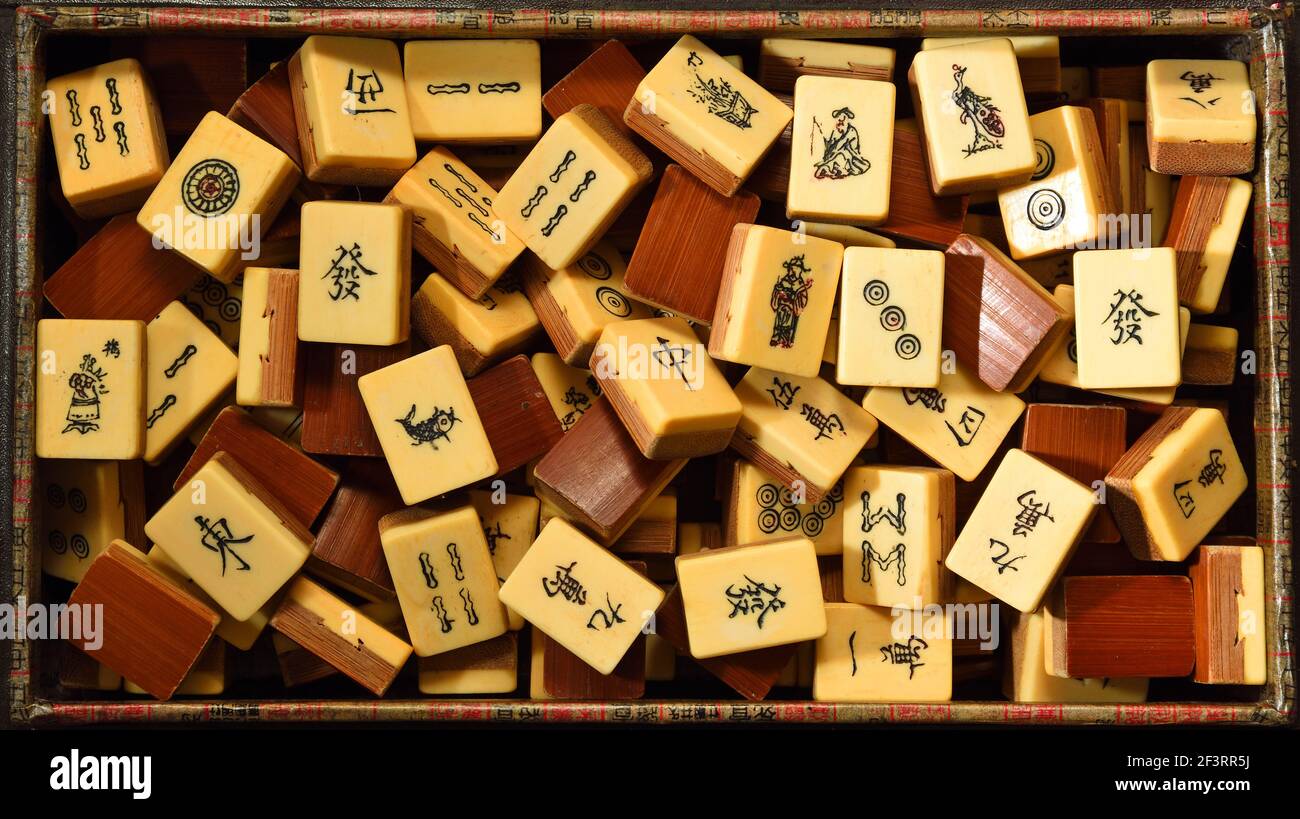 10 Mah Jong Tiles Vintage / Antique Bone & Bamboo Ma Jiang / -  Hong  Kong