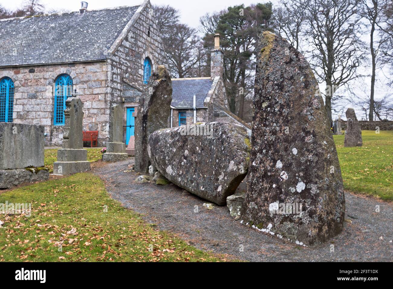 dh Recumbent Stone Circle ECHT MIDMAR CHURCH ABERDEENSHIRE Scottish Bronze age flanker stones ring in kirk graveyard neolithic circles scotland Stock Photo