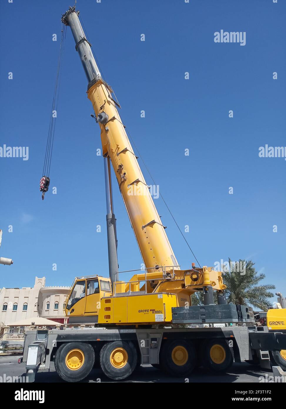 Heavy Duty Cranes at a construction site in Doha, Qatar Stock Photo Alamy